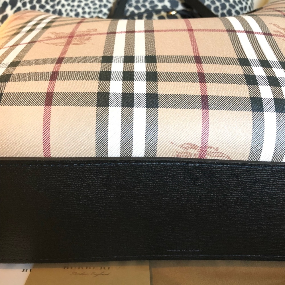 Burberry Tote Sold Out at Stores -Authentic - Picture 6 of 6